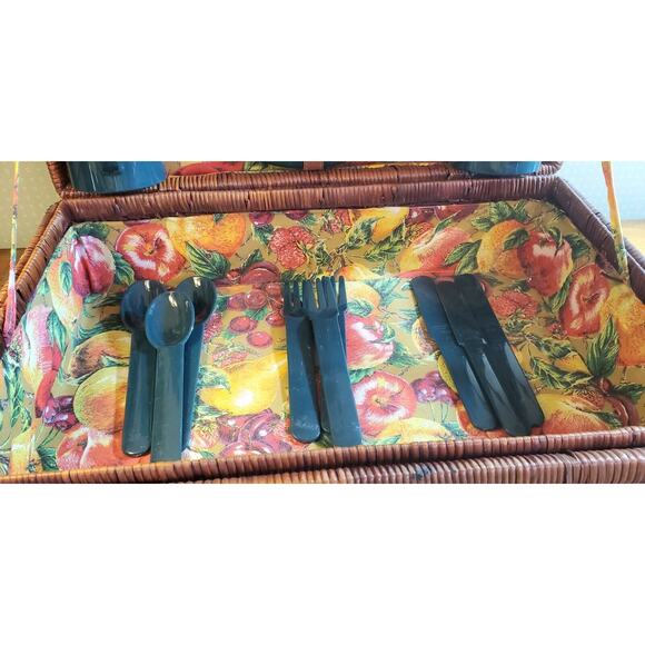 Woven Picnic Basket Floral Interior Hunter Green Plates/Cups For Four People - Picture 4 of 16